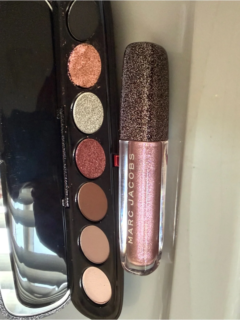 Marc Jacobs Pink and Copper Eyeshadow Palette with Shimmer Gloss